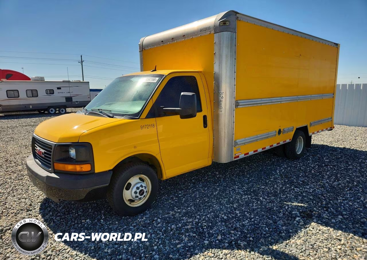 2015 GMC Box Truck