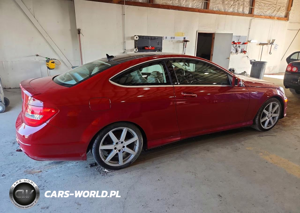 2012 Mercedes-Benz C 250 VIN:WDDGJ4HB5CF925504 - 3