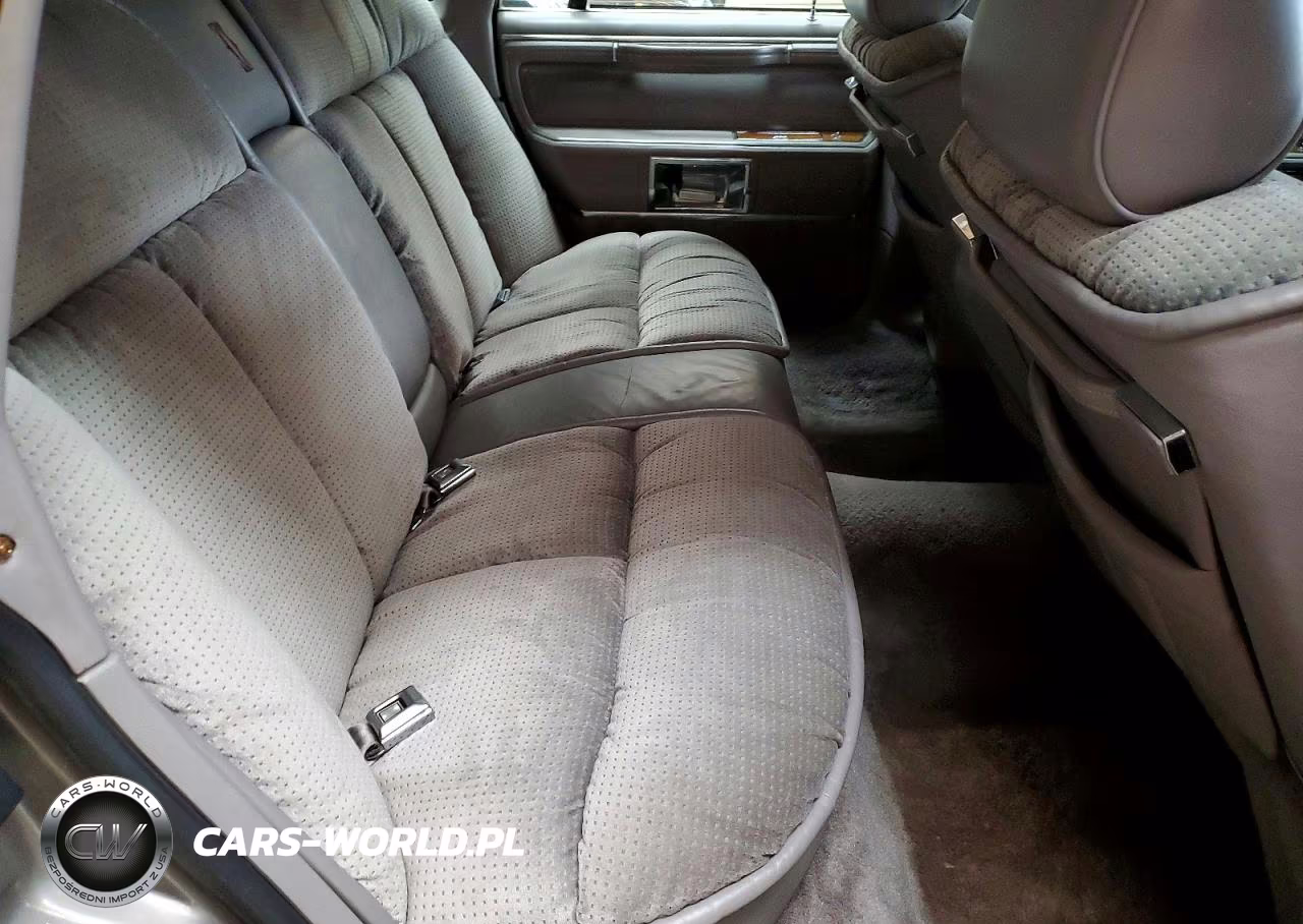 1989 Lincoln Town Car Cartier VIN:1LNBM83F7KY627418 - 10
