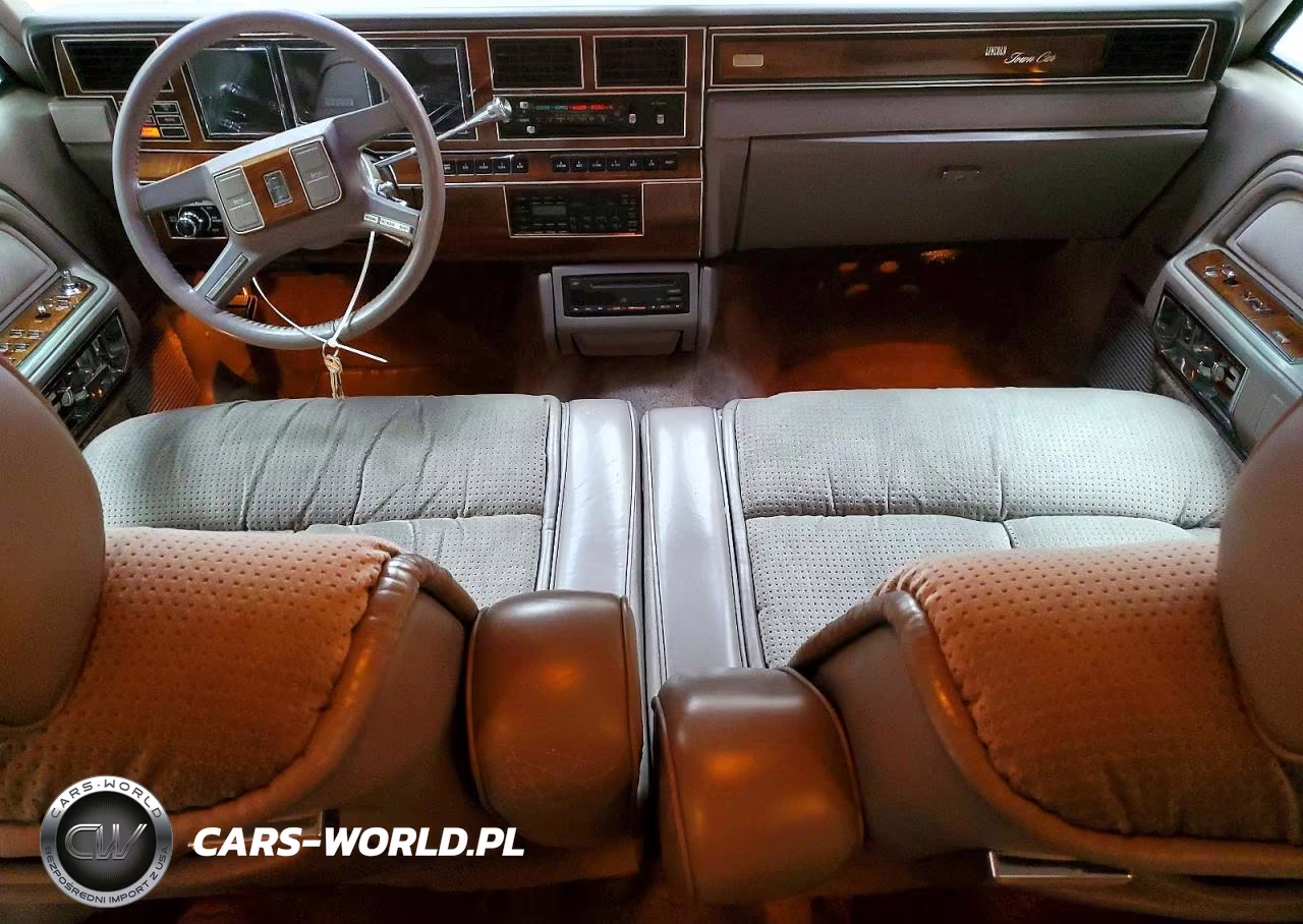 1989 Lincoln Town Car Cartier VIN:1LNBM83F7KY627418 - 8