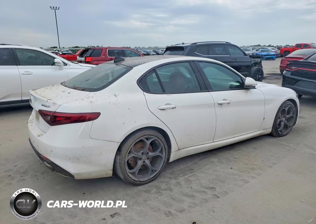 2017 Alfa Romeo Giulia Ti VIN:ZARFAECN2H7552183 - 3