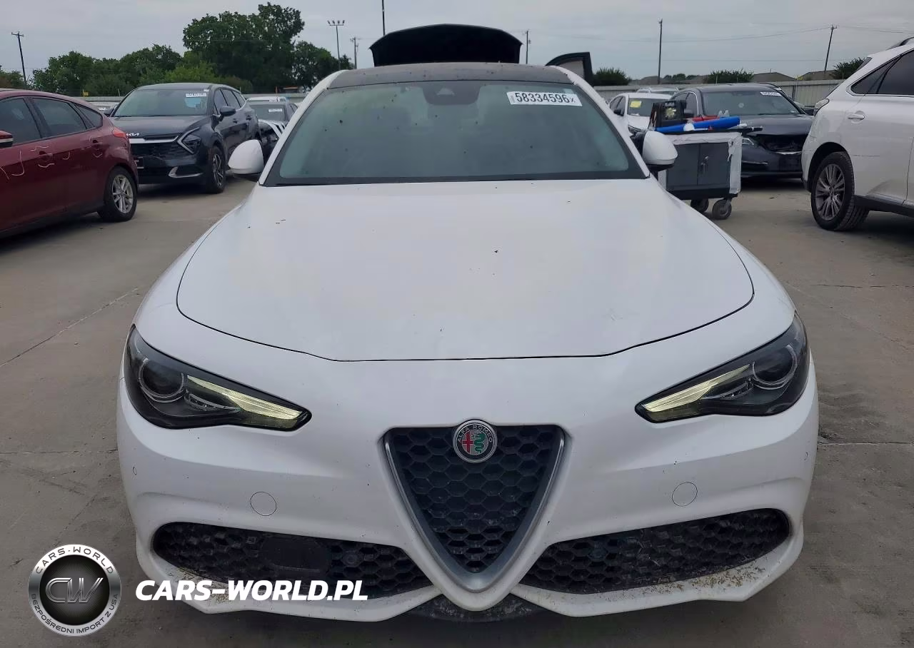 2017 Alfa Romeo Giulia Ti VIN:ZARFAECN2H7552183 - 5