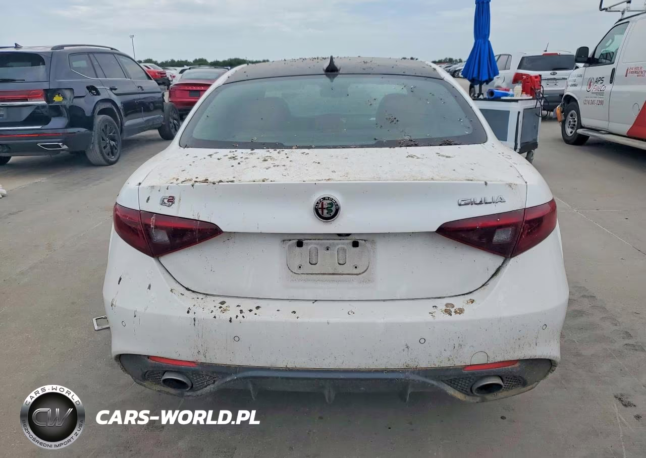 2017 Alfa Romeo Giulia Ti VIN:ZARFAECN2H7552183 - 6