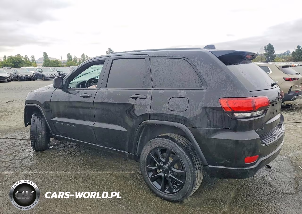2018 Jeep Grand Cherokee Laredo VIN:1C4RJFAG8JC336921 - 2
