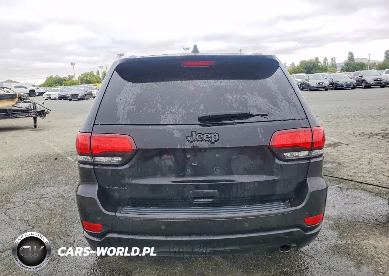 2018 Jeep Grand Cherokee Laredo VIN:1C4RJFAG8JC336921 - 6