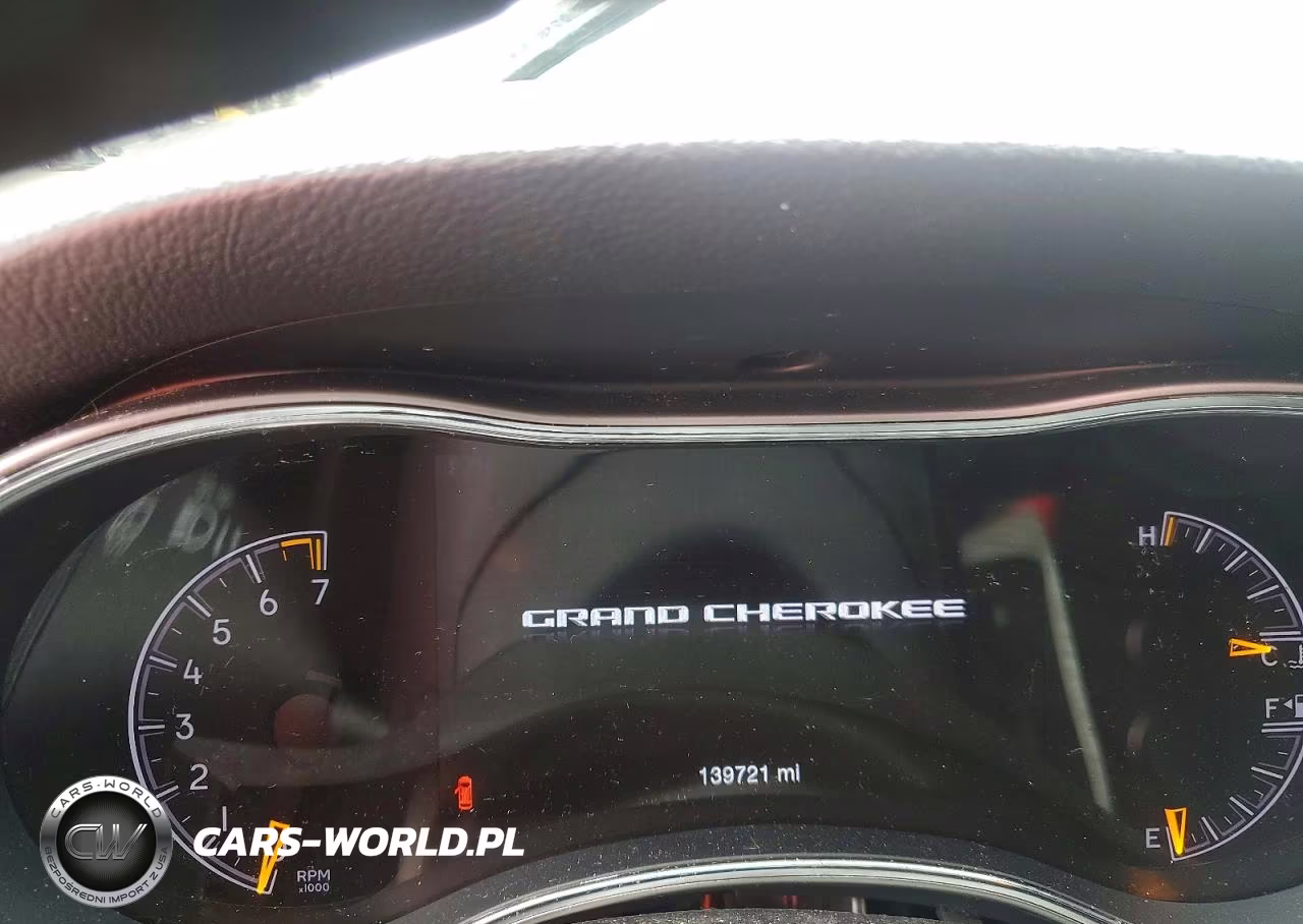 2018 Jeep Grand Cherokee Laredo VIN:1C4RJFAG8JC336921 - 9