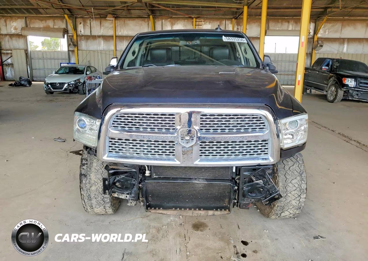 2017 Ram 2500 Laramie VIN:3C6UR5KL4HG591122 - 5