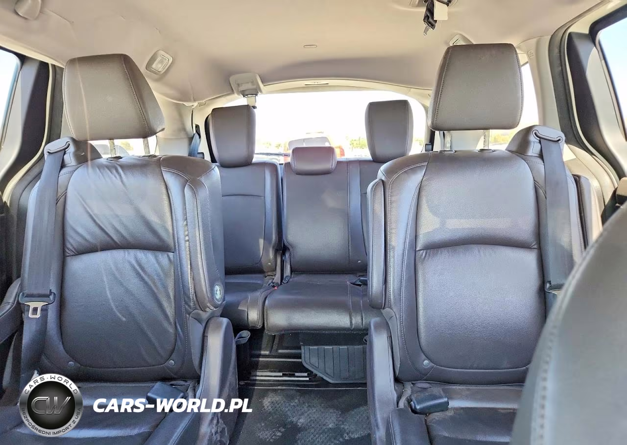 2018 Honda Odyssey Touring VIN:5FNRL6H80JB049522 - 10