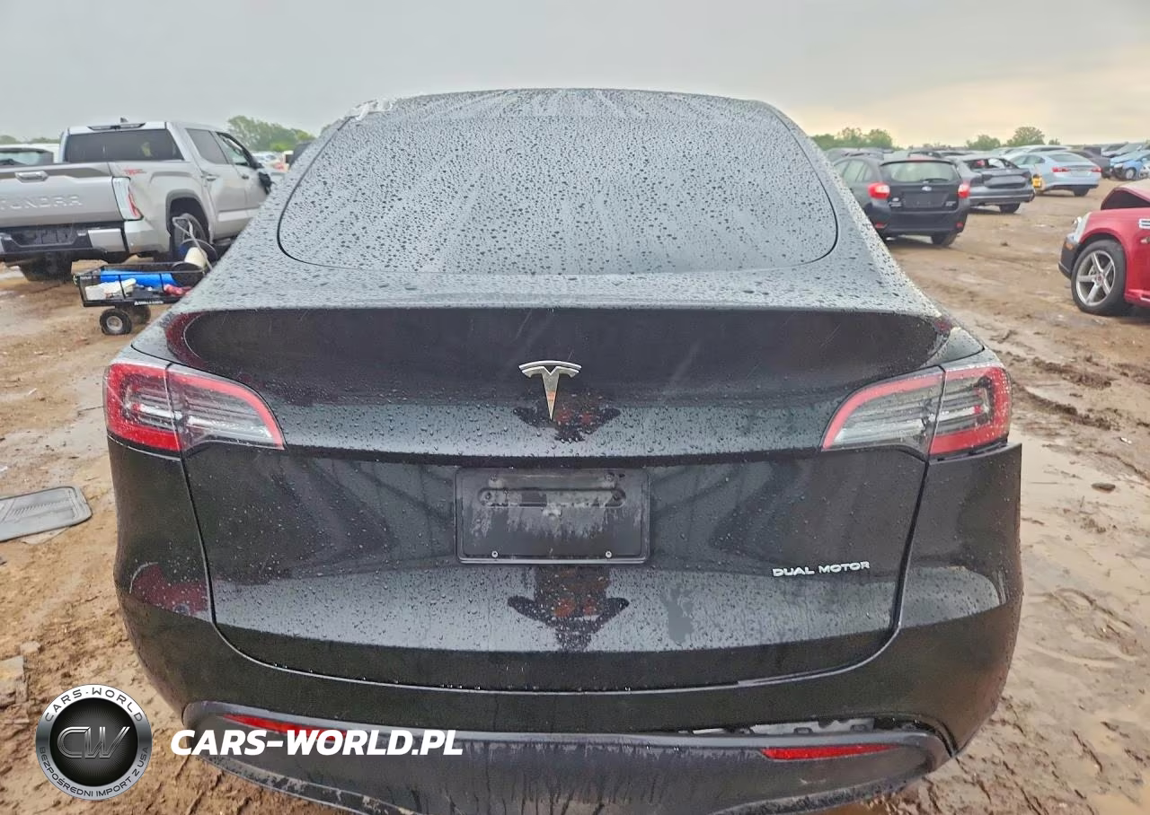 2023 Tesla Model Y VIN:7SAYGDEE1PA054364 - 6