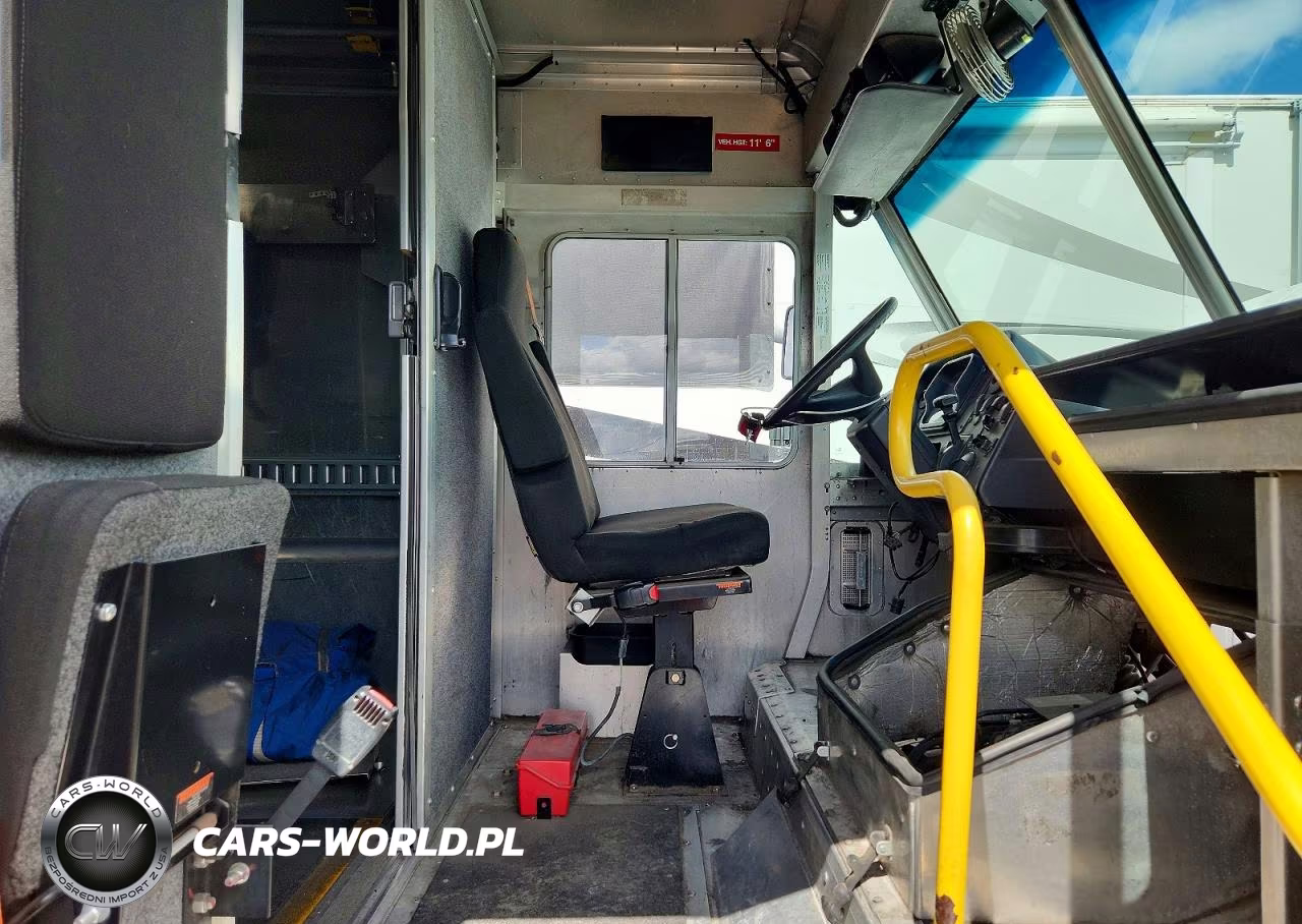 2016 Freightliner Chassis M Line Walk-In Van VIN:4UZAC2DV1GCHX0616 - 7