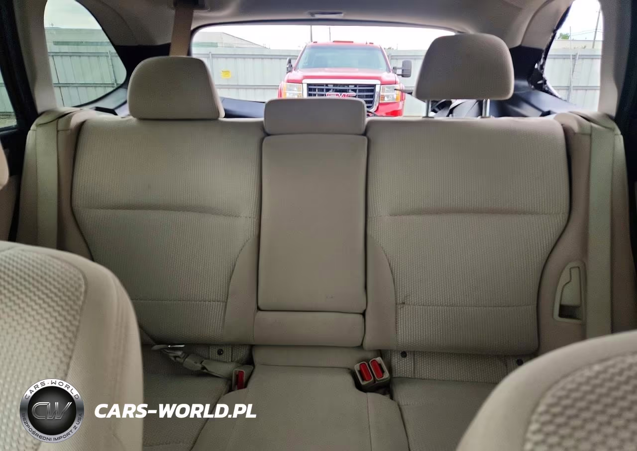 2019 Subaru Outback 2.5I Premium VIN:4S4BSAFC8K3281049 - 10