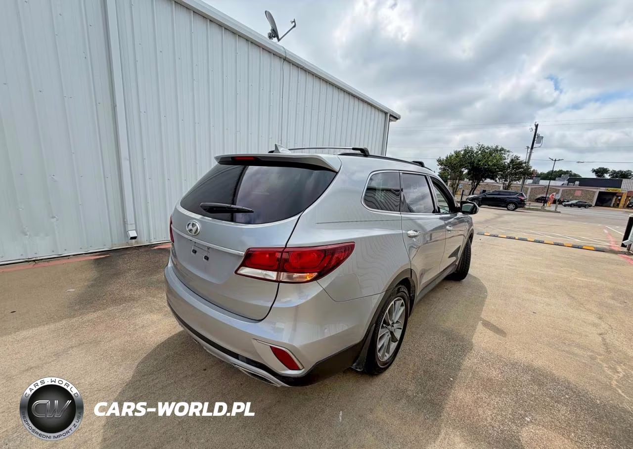 2017 Hyundai Santa Fe Se VIN:KM8SM4HF9HU204583 - 4