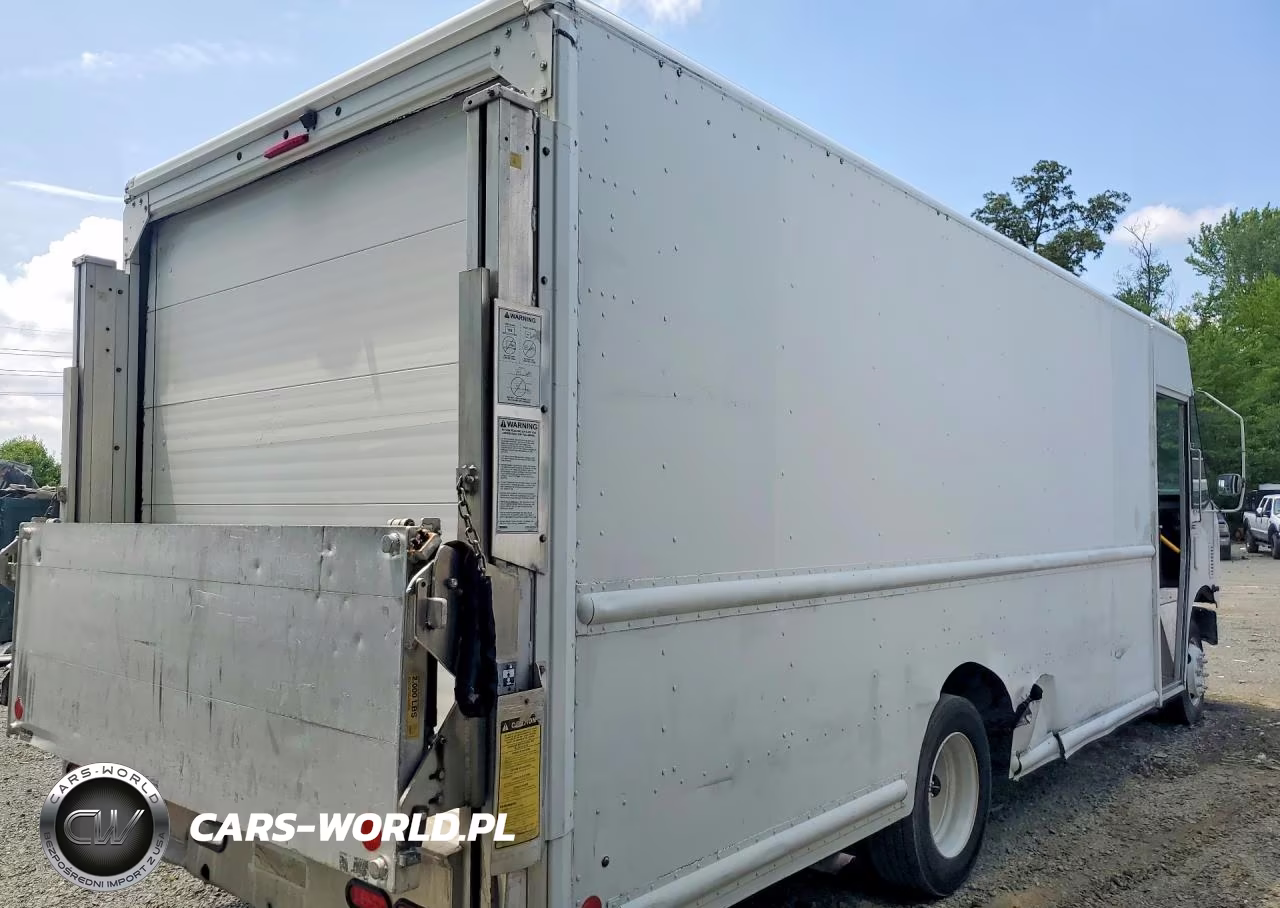 2014 Freightliner Chassis M Line Walk-In Van VIN:4UZAC3DV8ECFL0594 - 3
