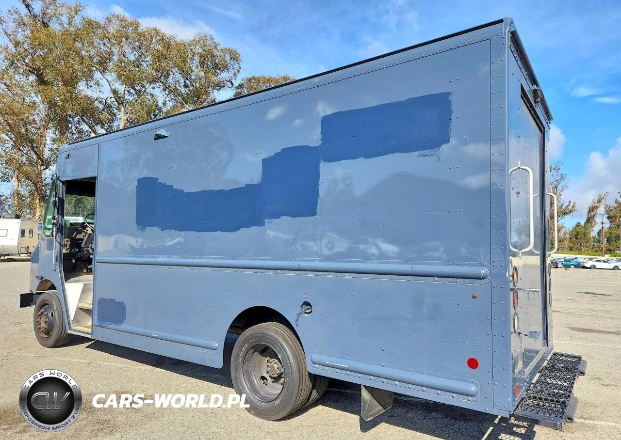 2020 Freightliner Chassis M Line Walk-In Van VIN:4UZAC2EA5LCLZ6188 - 2