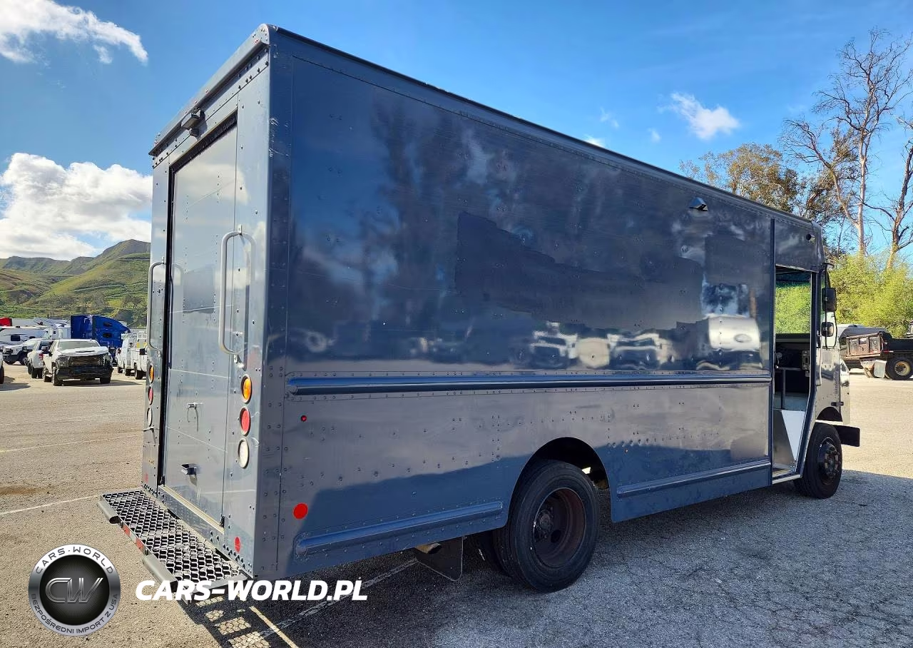 2020 Freightliner Chassis M Line Walk-In Van VIN:4UZAC2EA5LCLZ6188 - 3