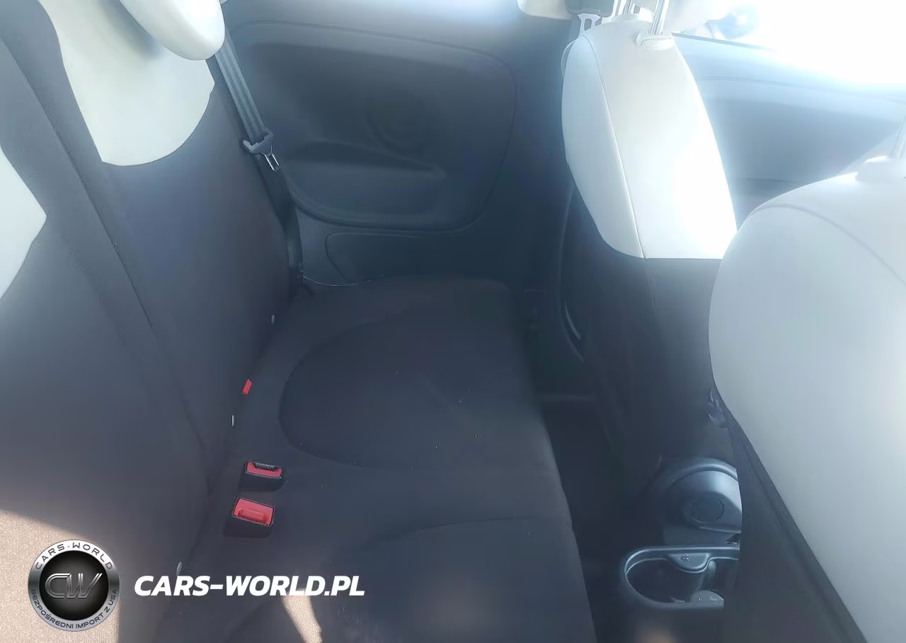 2015 Fiat 500 Pop VIN:3C3CFFDR7FT598823 - 10
