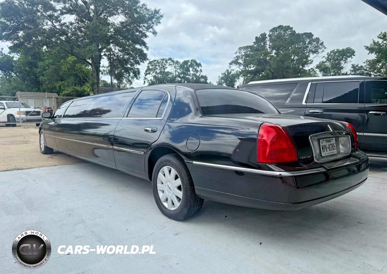 2005 Lincoln Town Car Executive VIN:1L1FM88W85Y609574 - 3