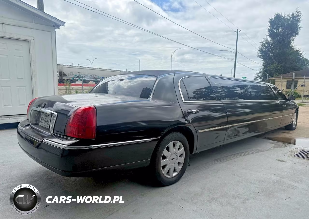 2005 Lincoln Town Car Executive VIN:1L1FM88W85Y609574 - 4