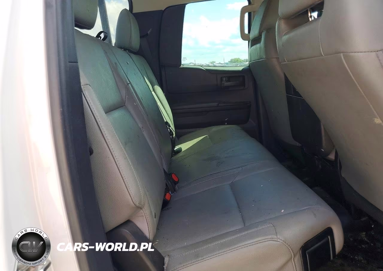2018 Toyota Tundra Sr VIN:5TFRY5F12JX241144 - 10