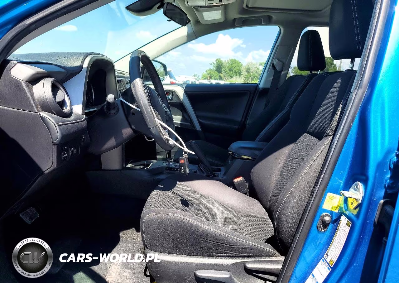 2018 Toyota Rav4 Xle VIN:2T3RFREV1JW815111 - 7
