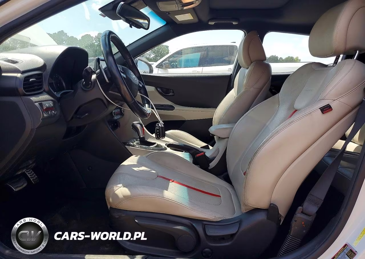 2020 Hyundai Veloster Turbo Ultimate VIN:KMHTH6AB2LU021532 - 7