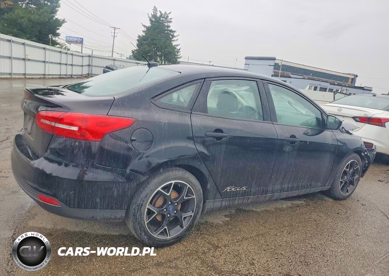 2017 Ford Focus S VIN:1FADP3E22HL327637 - 3