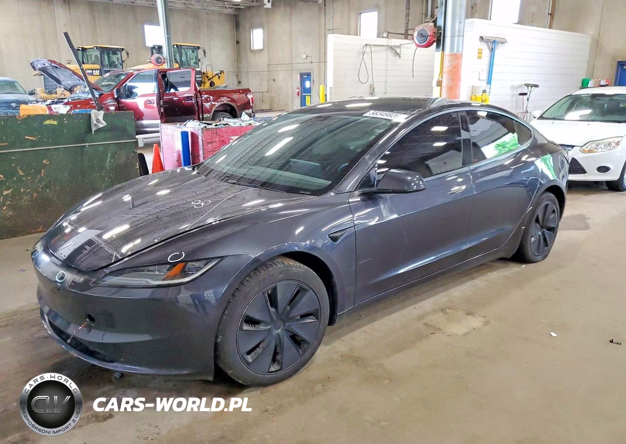 2024 Tesla Model 3 VIN:5YJ3E1EB4RF835399 - 1