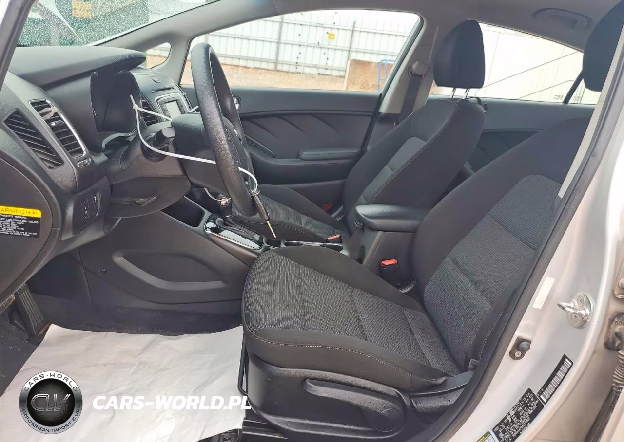 2018 Kia Forte Lx VIN:3KPFK4A78JE276541 - 7
