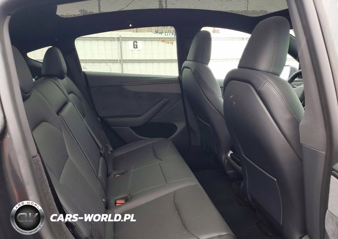 2026 Tesla Model Y VIN:7SAYGDEE7TF579474 - 11