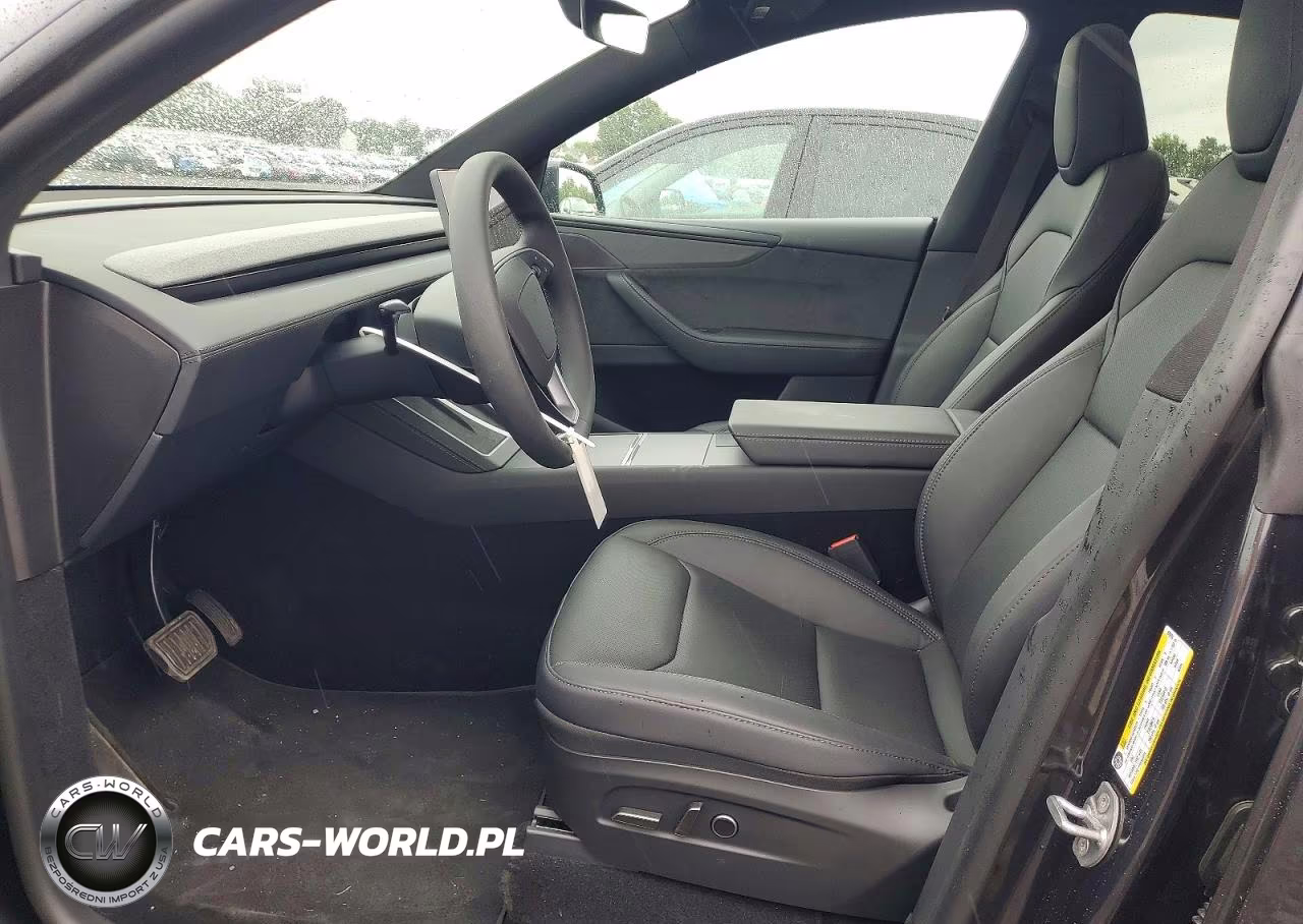 2026 Tesla Model Y VIN:7SAYGDEE7TF579474 - 7