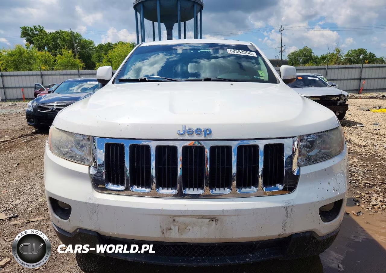 2013 Jeep Grand Cherokee Laredo VIN:1C4RJFAG8DC642232 - 5