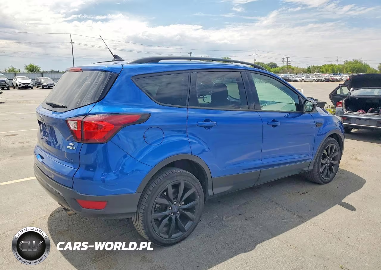 2019 Ford Escape Se VIN:1FMCU9GDXKUC54109 - 3