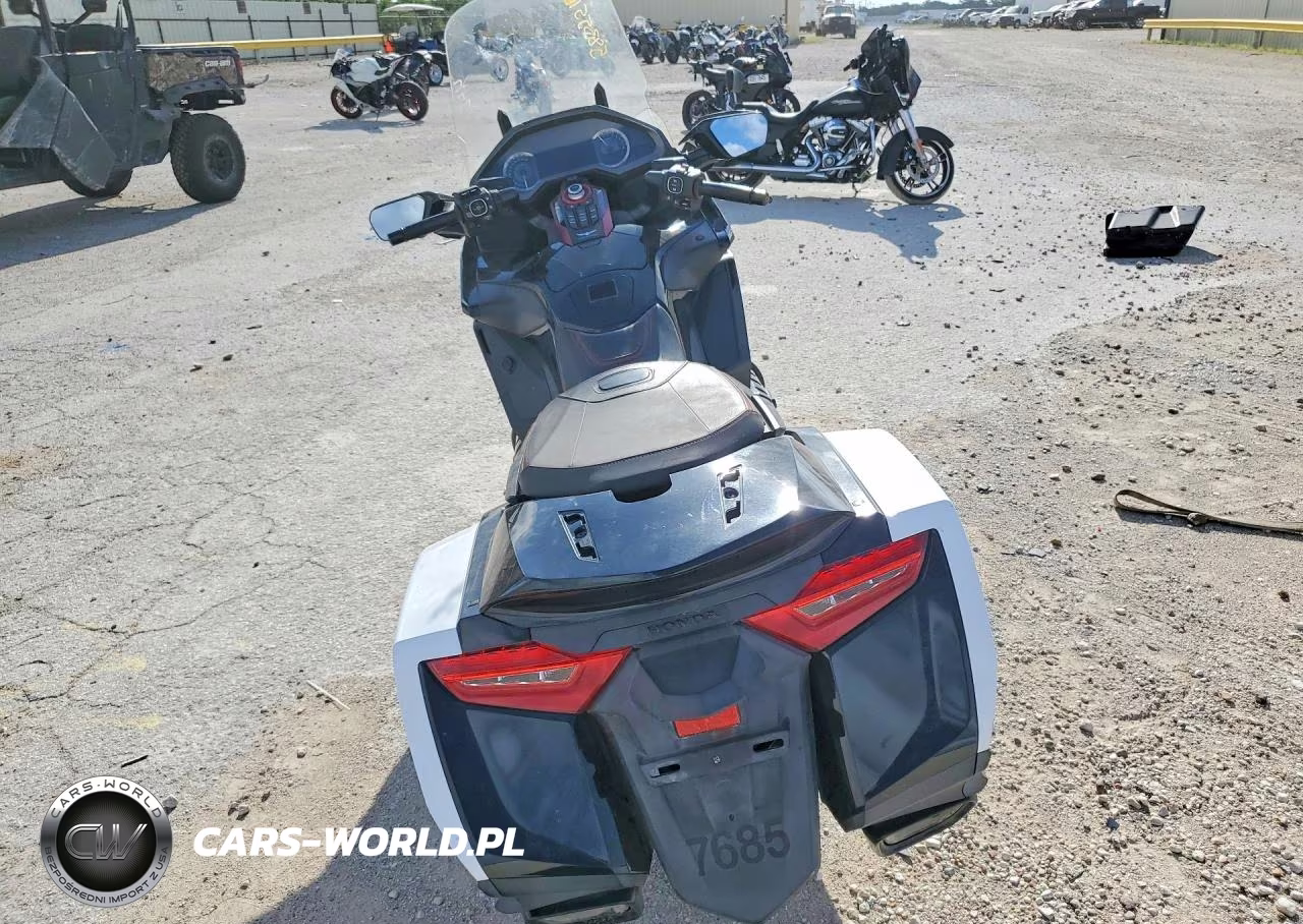 2020 Honda Gl1800 B VIN:JH2SC7916LK200045 - 4