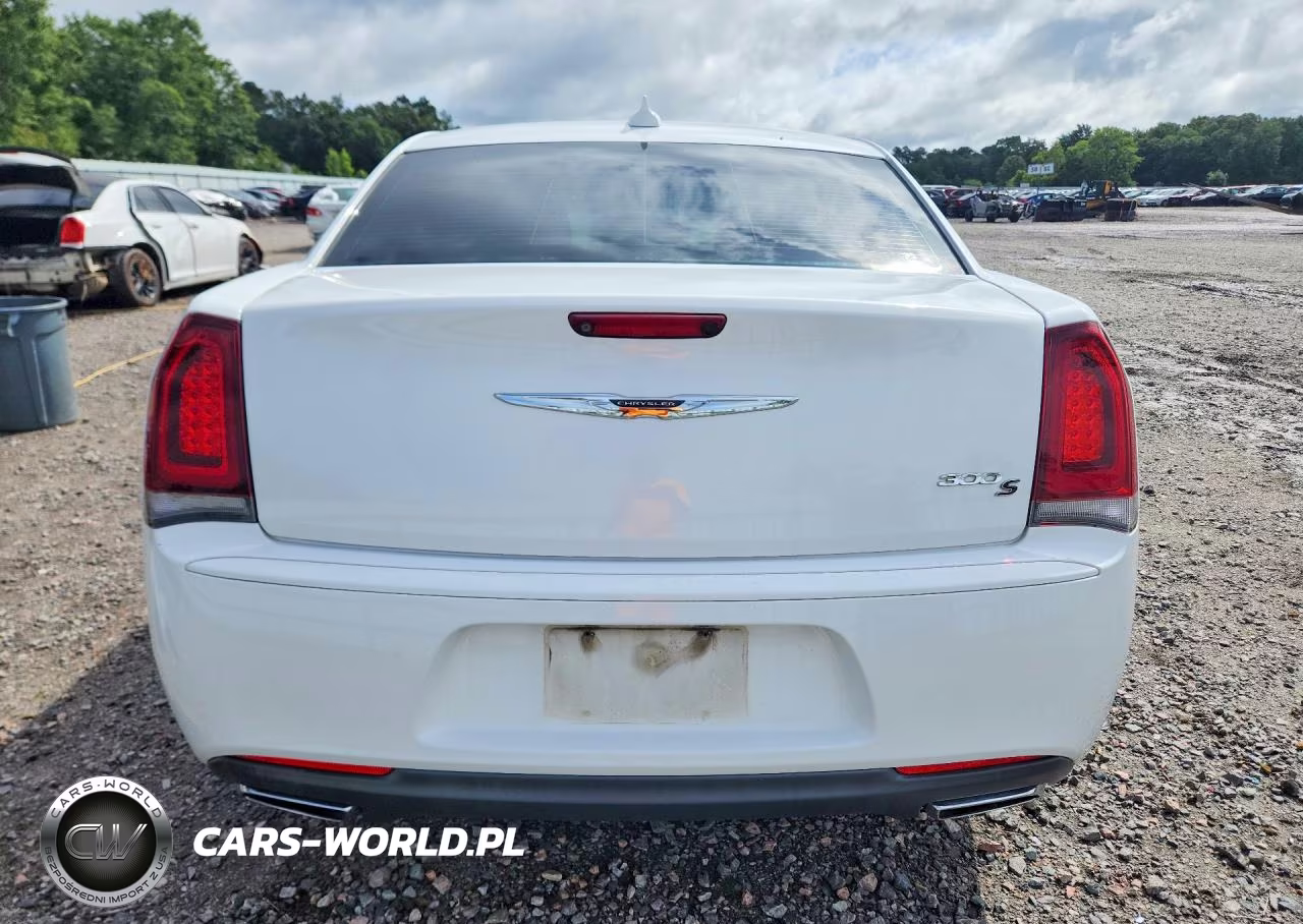 2015 Chrysler 300 S VIN:2C3CCABG8FH772873 - 6