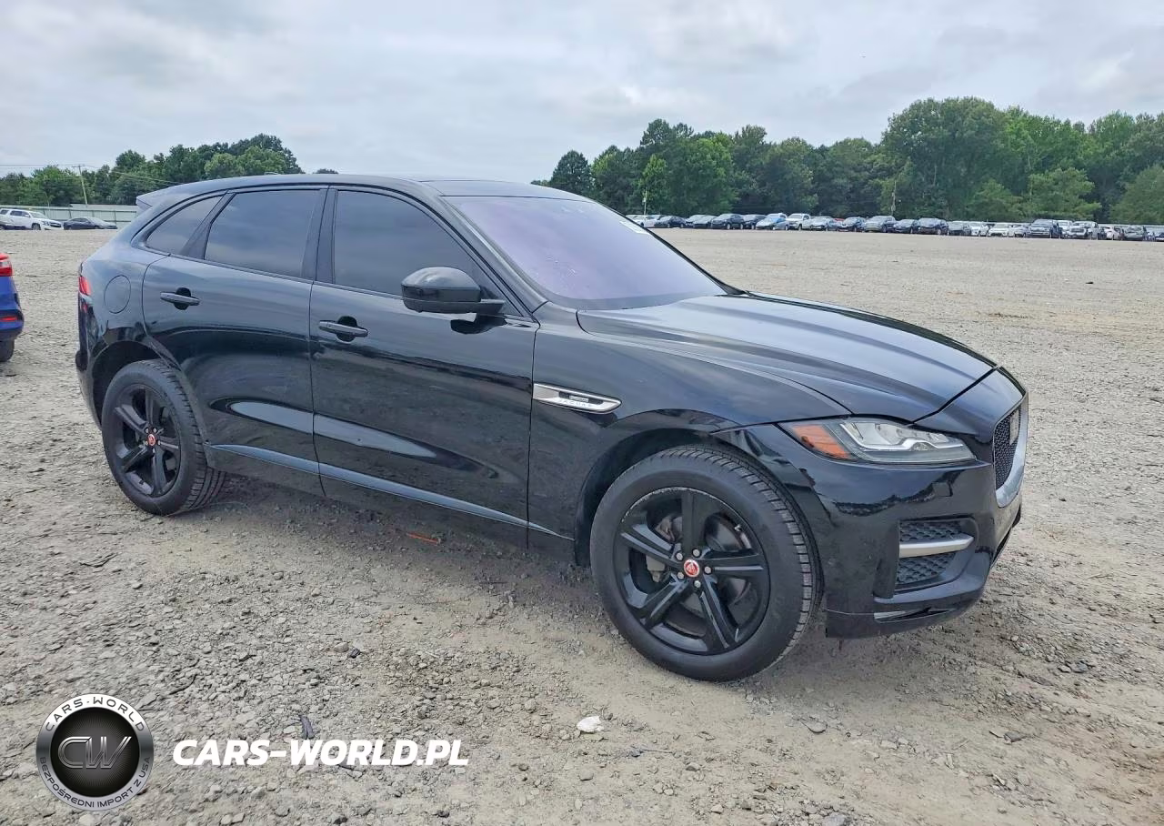 2018 Jaguar F-Pace R - Sport VIN:SADCL2FX8JA262689 - 4