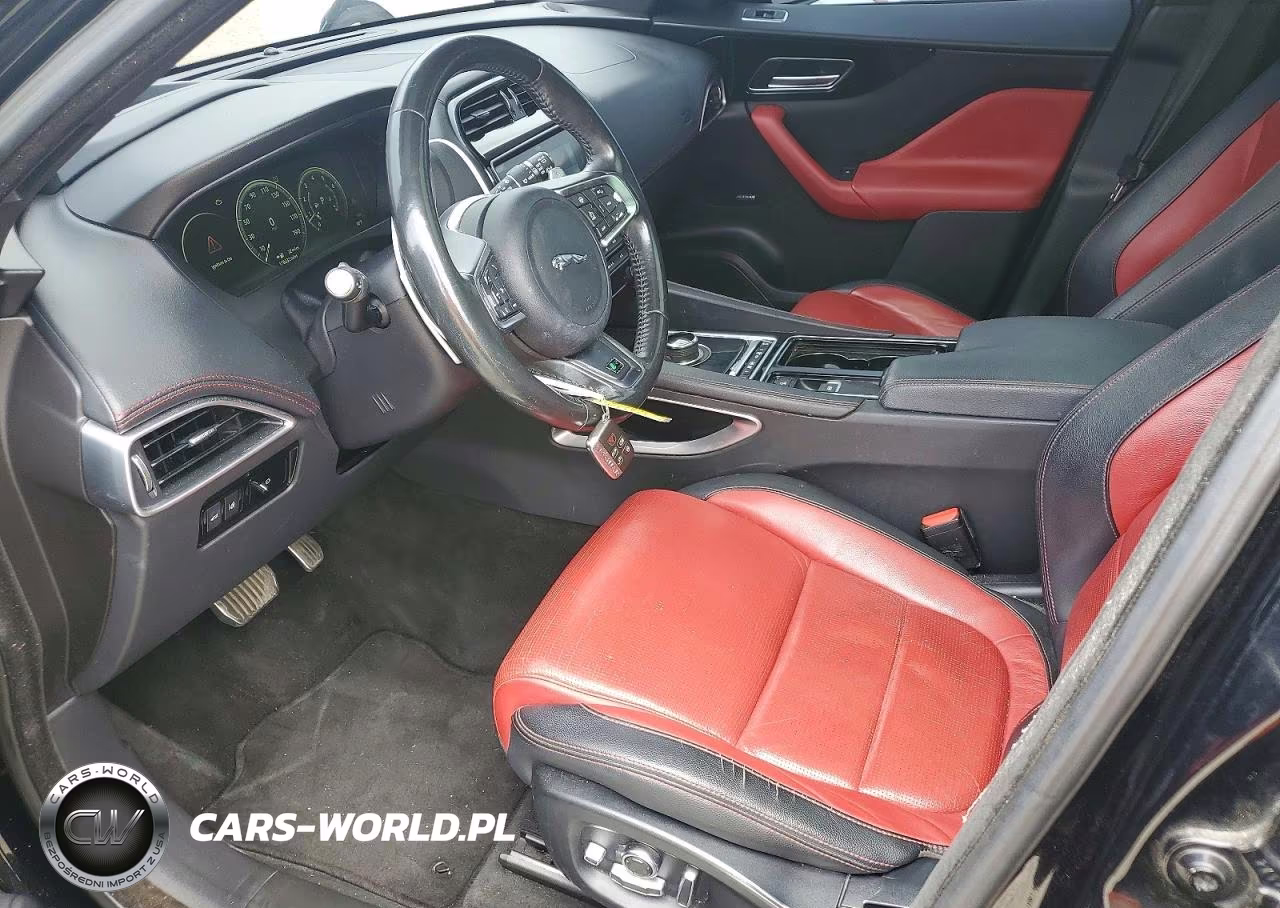 2018 Jaguar F-Pace R - Sport VIN:SADCL2FX8JA262689 - 7