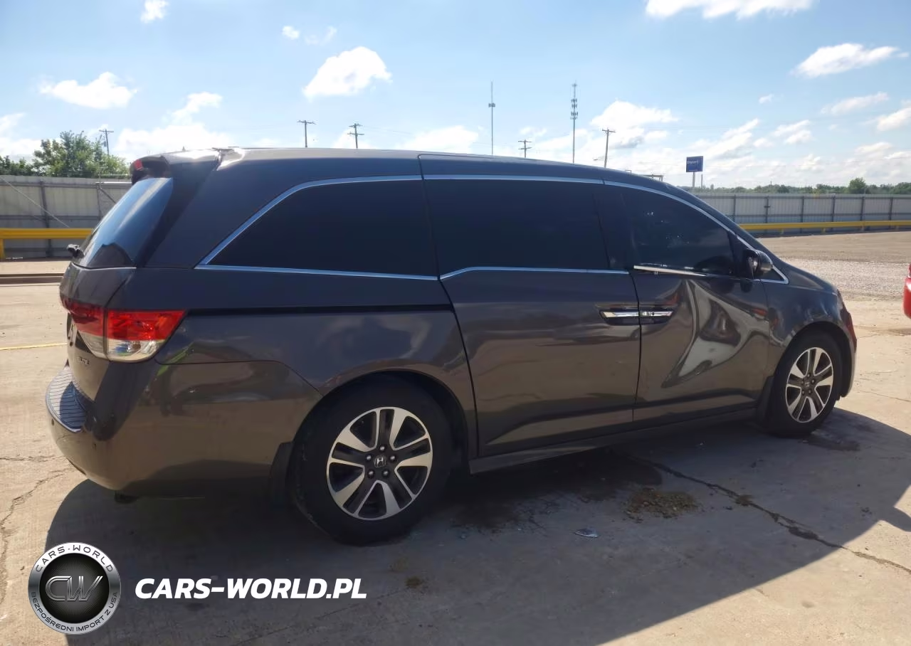 2015 Honda Odyssey Touring VIN:5FNRL5H97FB024787 - 3