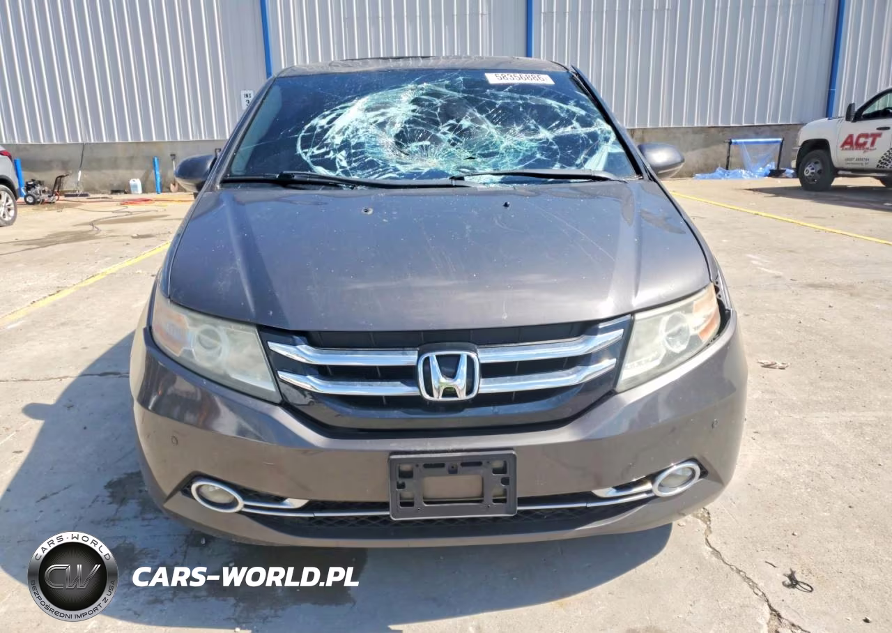 2015 Honda Odyssey Touring VIN:5FNRL5H97FB024787 - 5