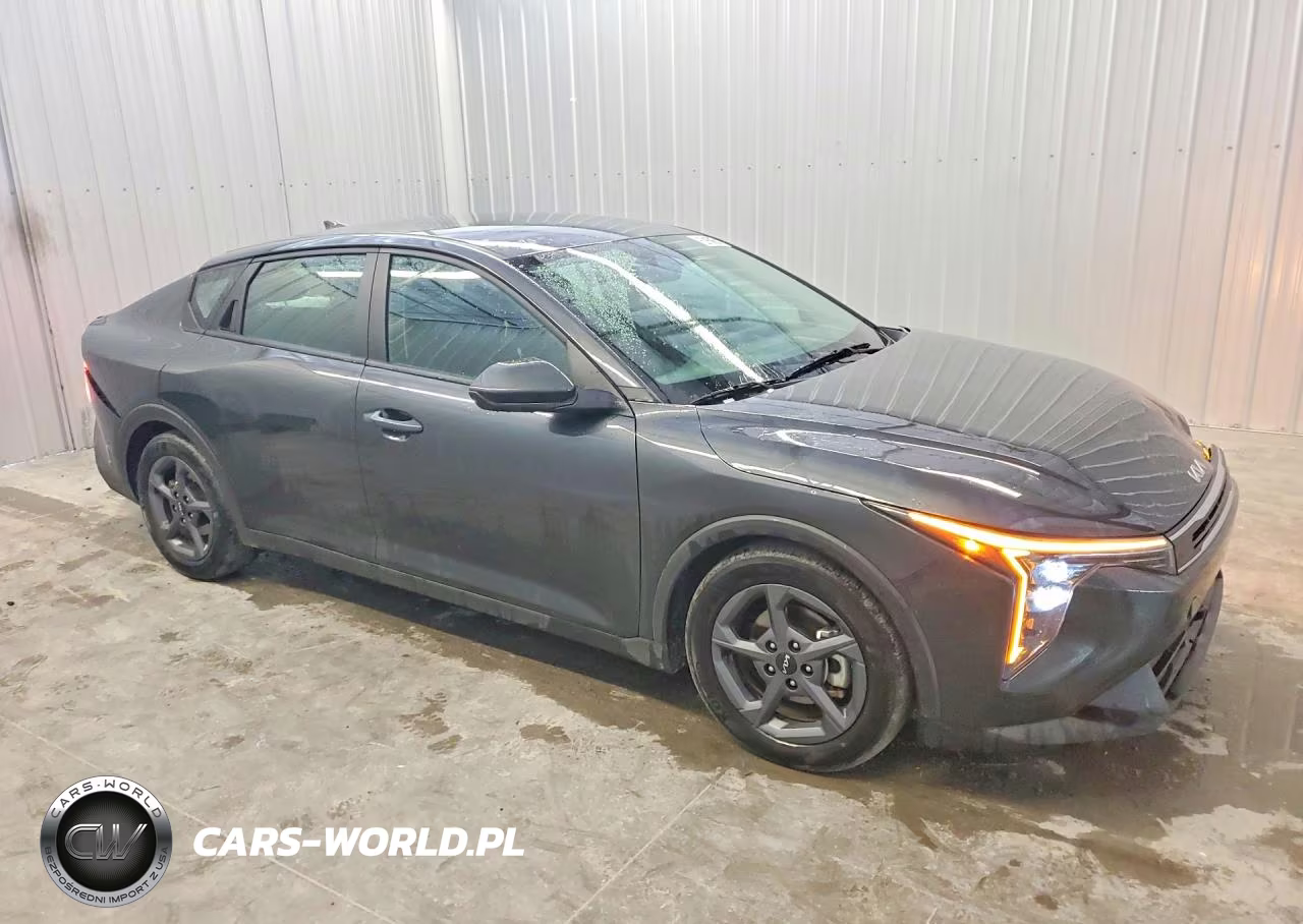 2025 Kia K4 Lxs VIN:3KPFT4DE8SE086943 - 4