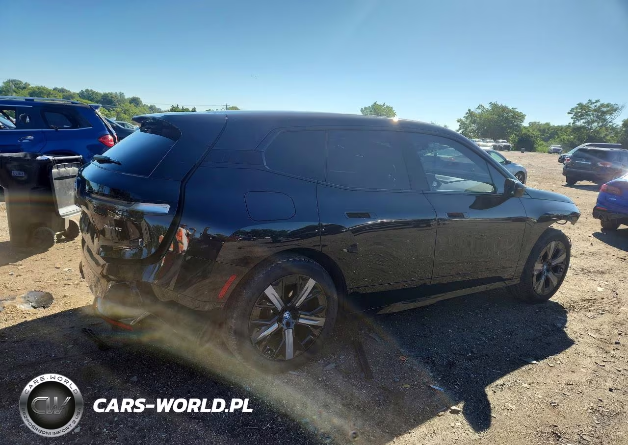 2025 BMW Ix xDrive50 VIN:WB523CF00SCS36086 - 3