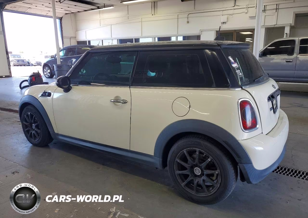 2013 Mini Cooper VIN:WMWSU3C58DT687493 - 2