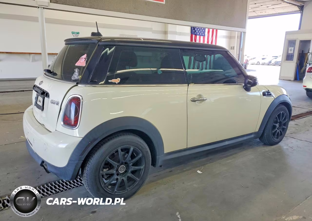2013 Mini Cooper VIN:WMWSU3C58DT687493 - 3