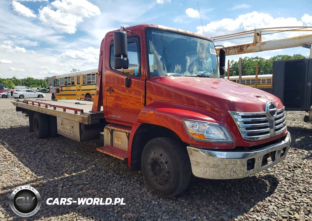 2010 Hino 258-268
