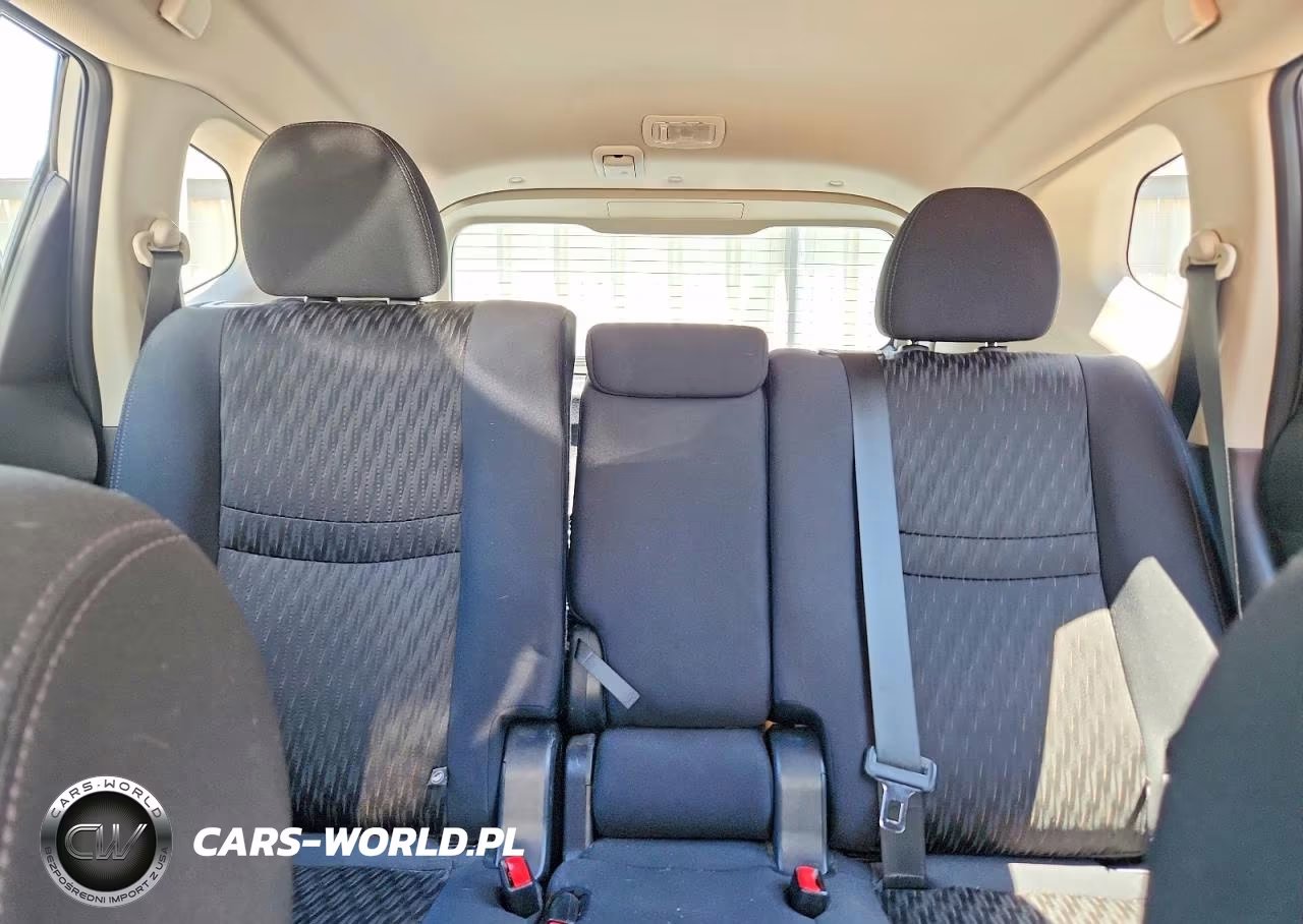 2019 Nissan Rogue S VIN:5N1AT2MV3KC818140 - 10