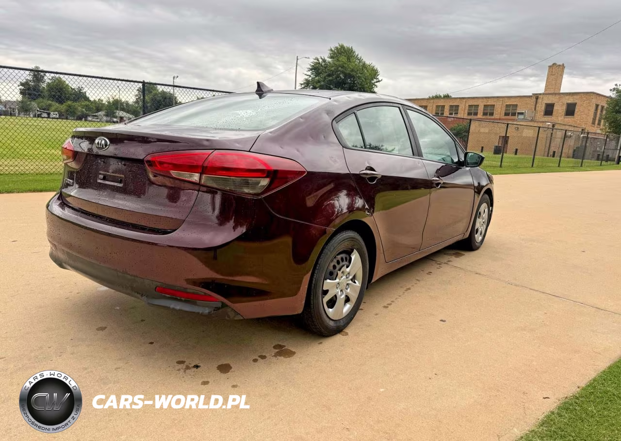 2017 Kia Forte Lx VIN:3KPFK4A75HE097190 - 4