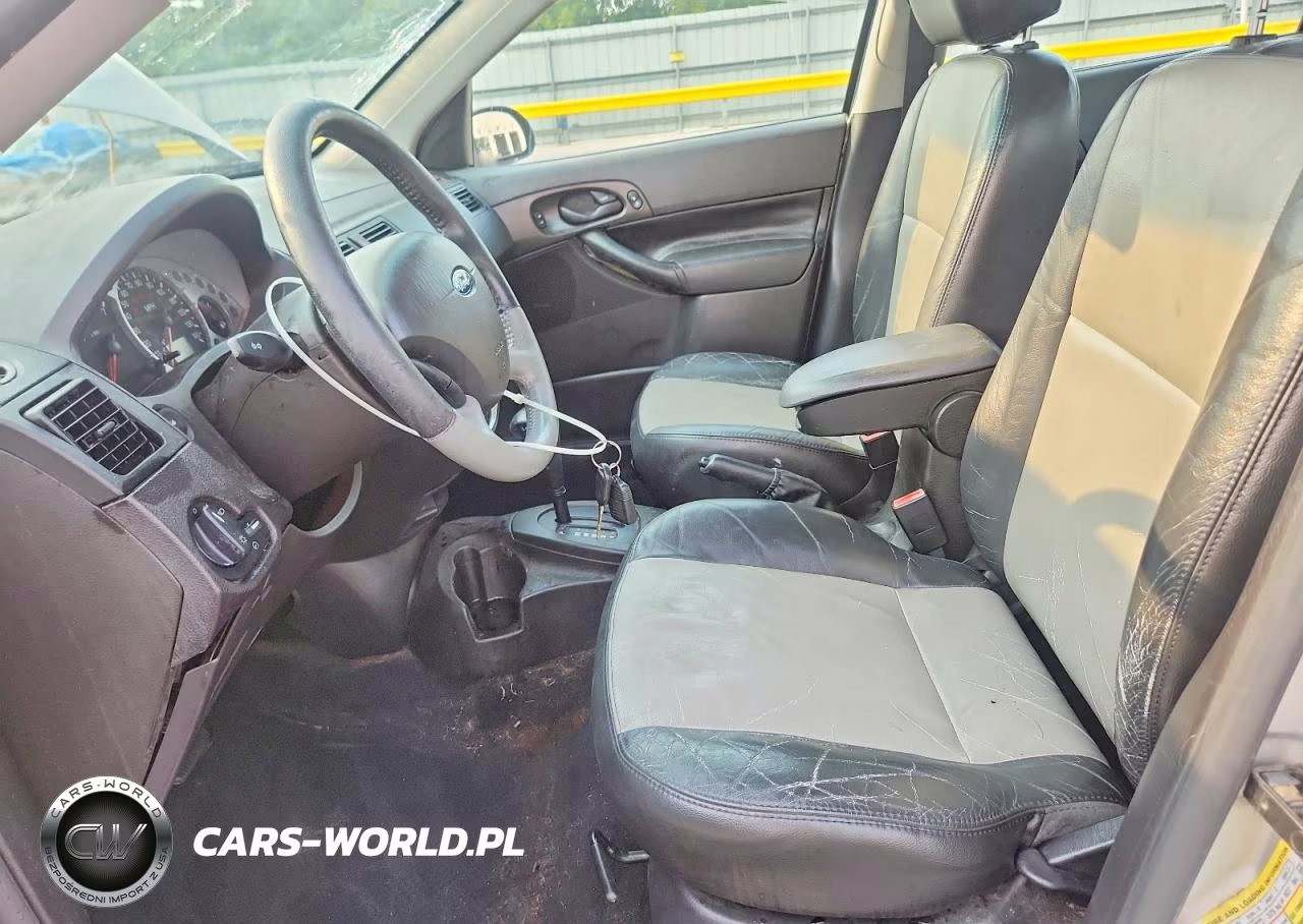 2007 Ford Focus Zx4 VIN:1FAHP34N87W210879 - 7