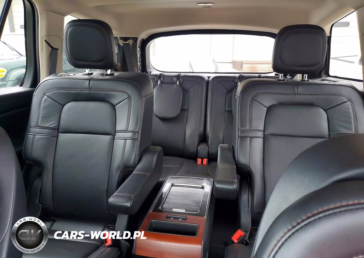 2023 Lincoln Aviator Reserve VIN:5LM5J7XC9PGL29012 - 10