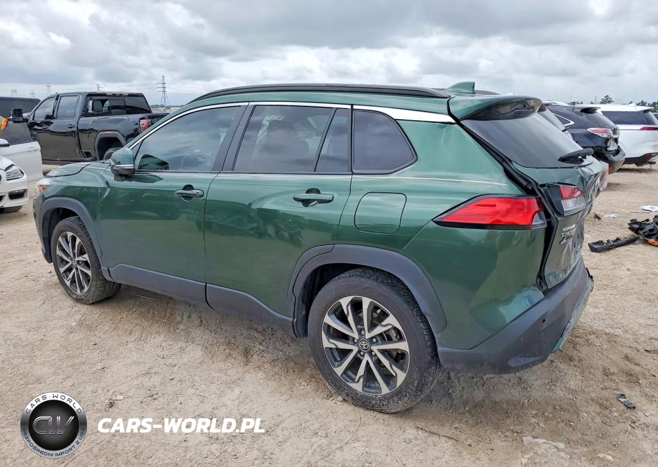 2022 Toyota Corolla Cross Xle VIN:7MUDAABG2NV040380 - 2
