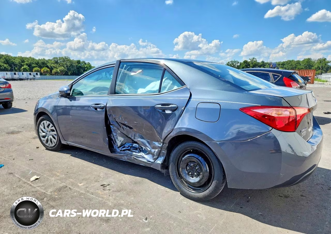 2018 Toyota Corolla Le VIN:5YFBURHE9JP826693 - 2