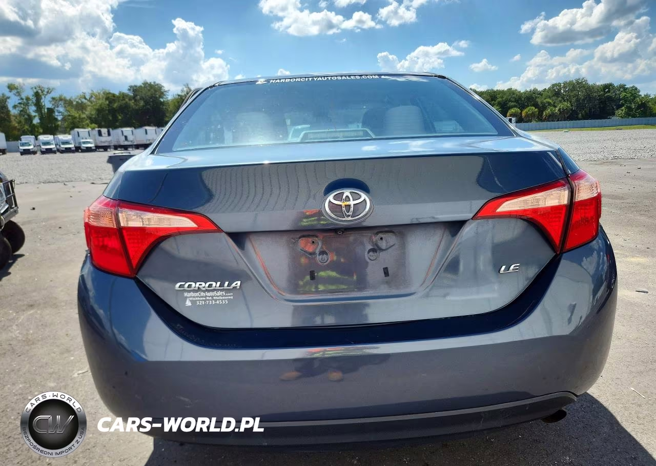 2018 Toyota Corolla Le VIN:5YFBURHE9JP826693 - 6